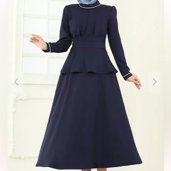 Dresses & Skirts - Elegant women navy blue two piece skirt set size 42EU new long